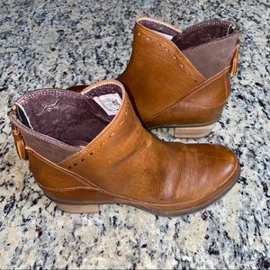 Chaco Cataluna boots mid size 7